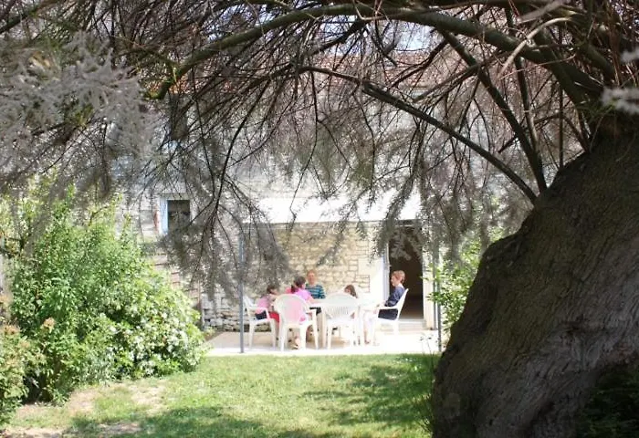 Les De La Planchette